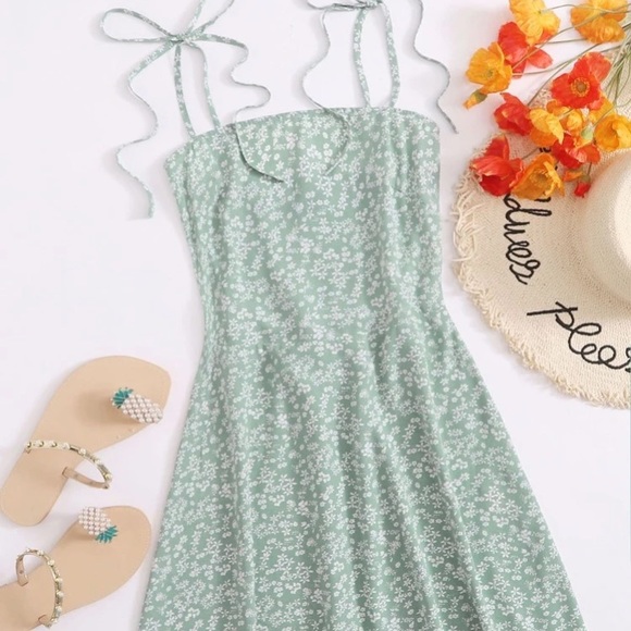 SHEIN Dresses & Skirts - SHEIN floral sundress